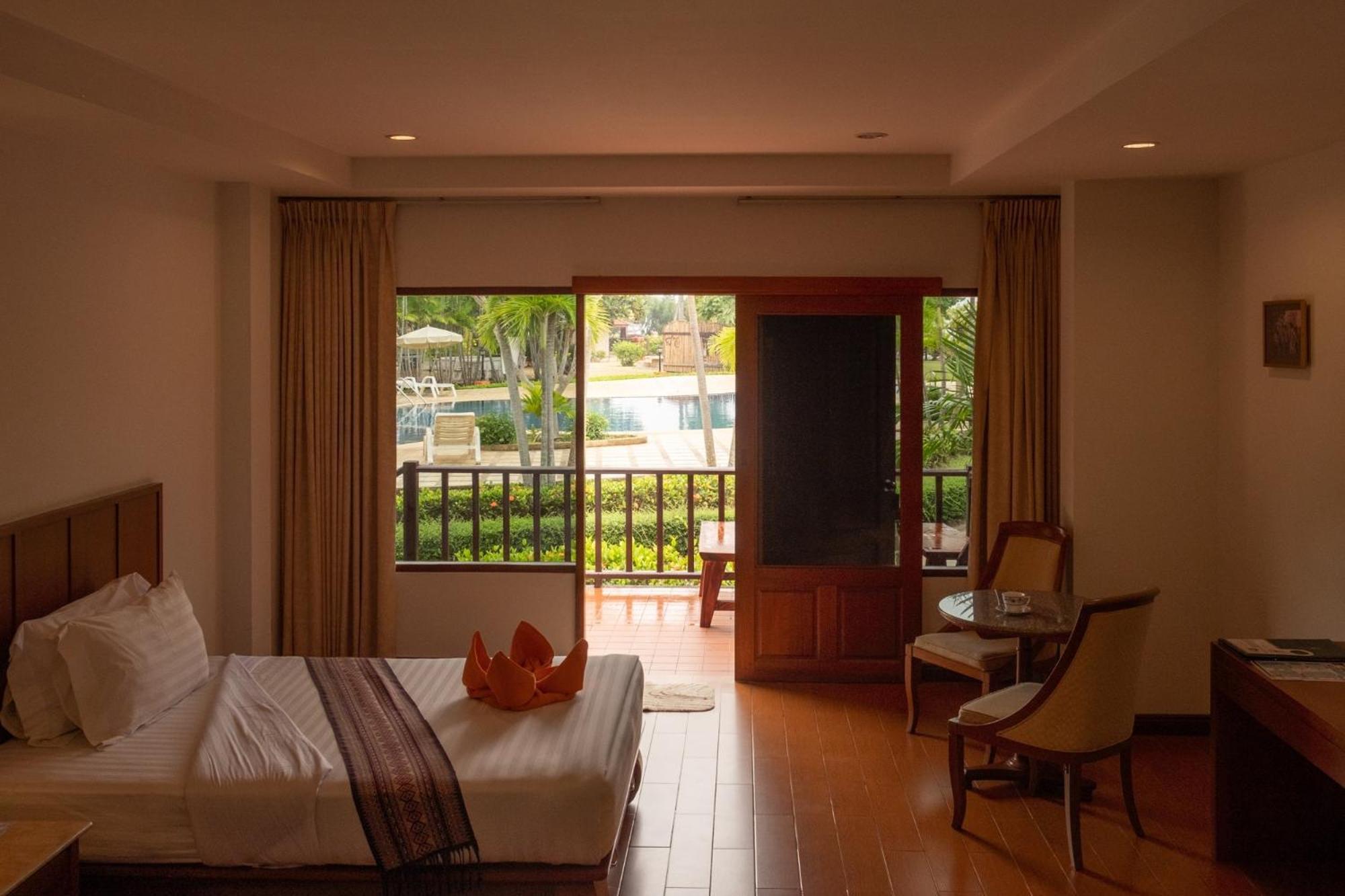 Sailom Resort Bangsaphan Bang Saphan Luaran gambar